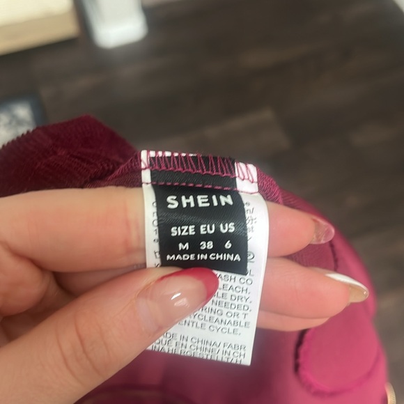 Maroon dress - Picture 4 of 5